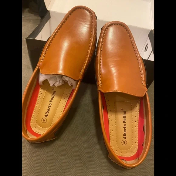 Size 8 - Picture 4 of 4